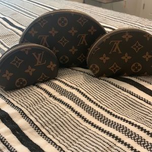 Imitation is the best form of flattery set of 3 makeup bags never used